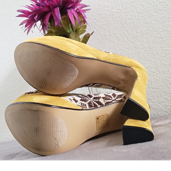 Machi Pumps - Picture 8 of 8